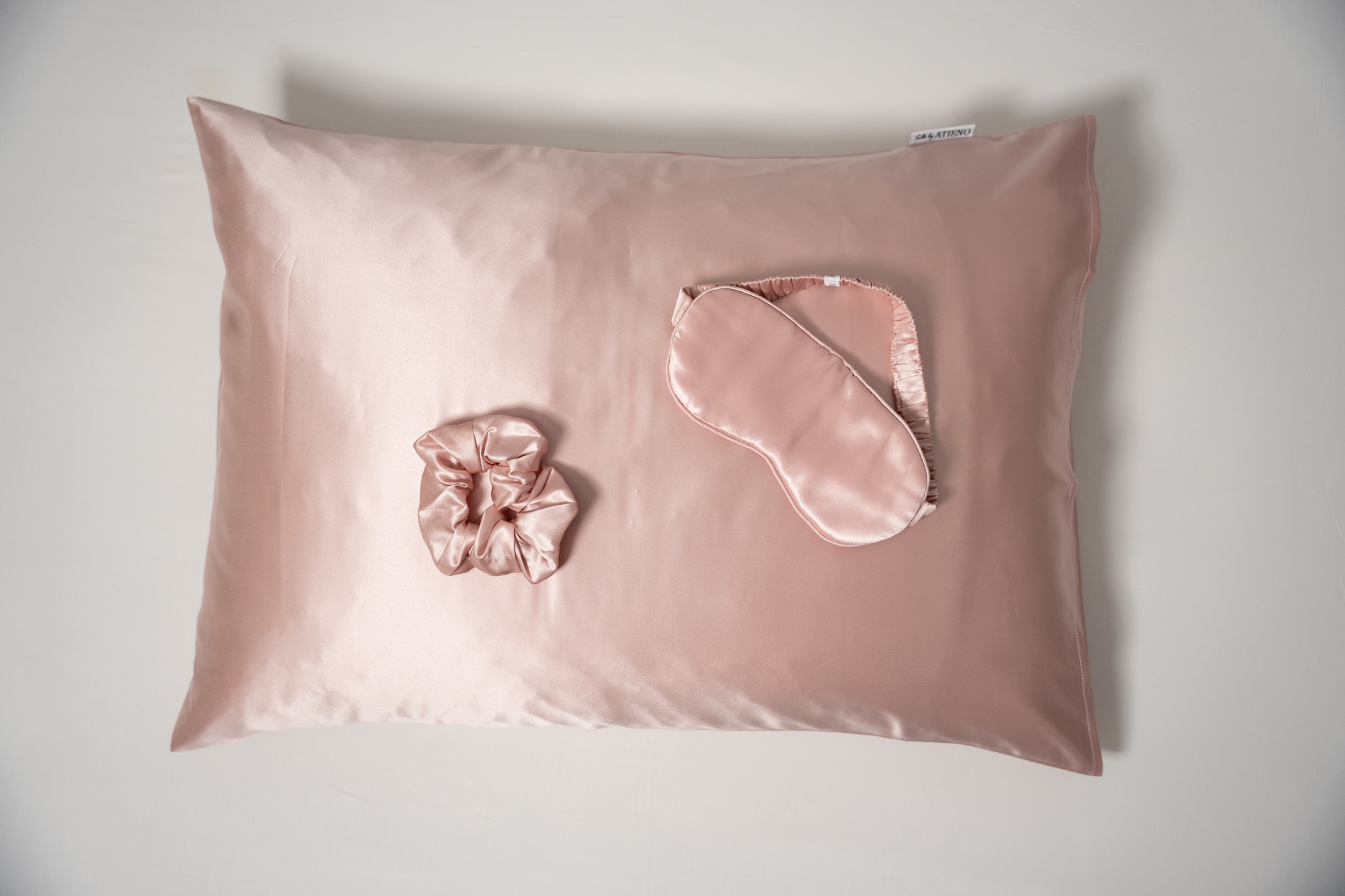 Seiden-Geschenkset - Kissenbezug, Schlafmaske, Haarband und Scrunchie