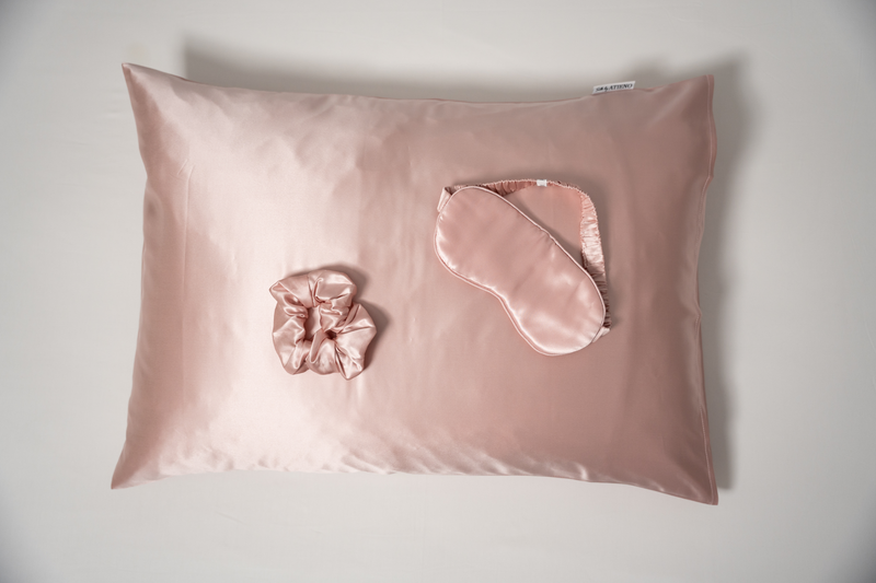 Silk Bundle: Pillow case, eye mask, hair band and scrunchie